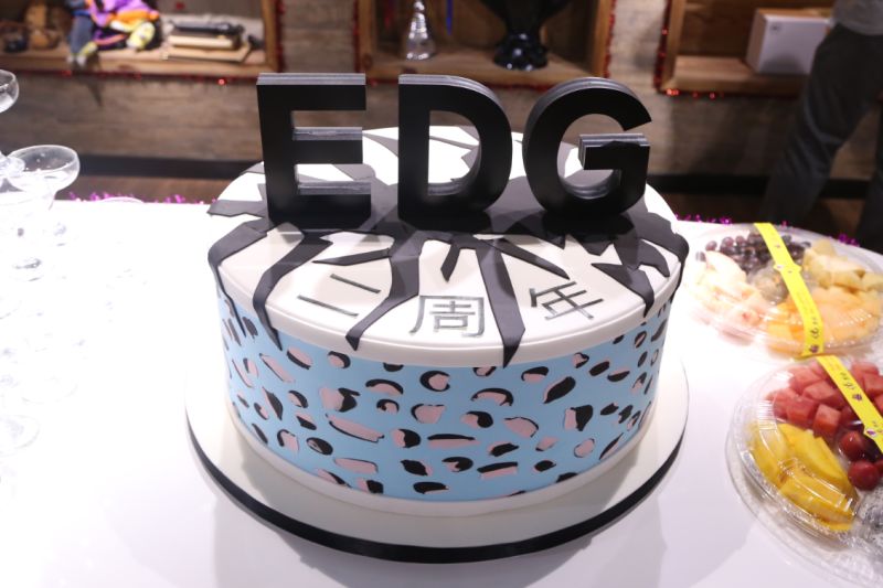 “风起南粤,星耀浦江”——图说EDG两周年庆