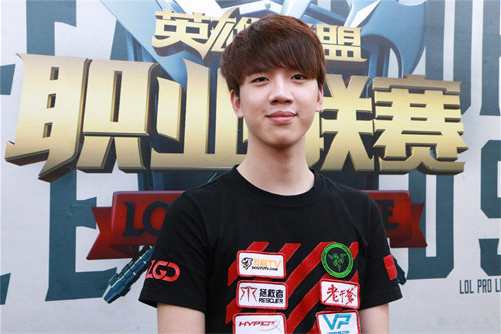 LGD PYL赛后专访:对线版本变化因素多 保下路会是不错的打法