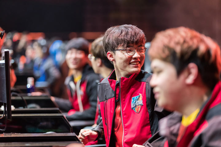 LCK全明星队赛后群访,Faker:希望Bengi哥能Carry我们