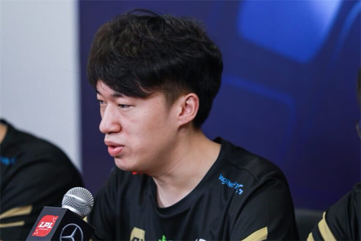 RNG赛后群访:现在大家的心态都特别稳定