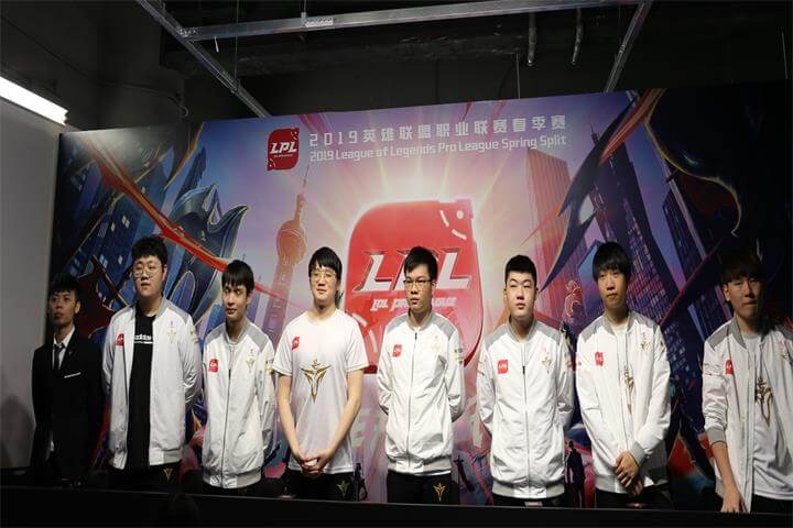 【V5赛后群访】教练:“今天打得还可以接受,但还有进步的空间”