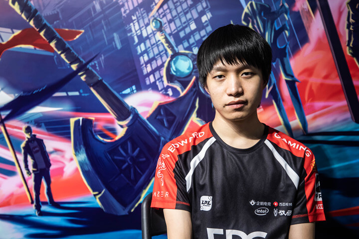 Clearlove重回LPL舞台:“能和年轻打野抗衡,也是件很酷的事”