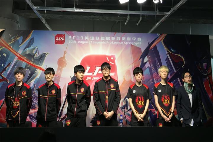 【FPX赛后群访】教练:取得常规赛第一是因为选手足够努力